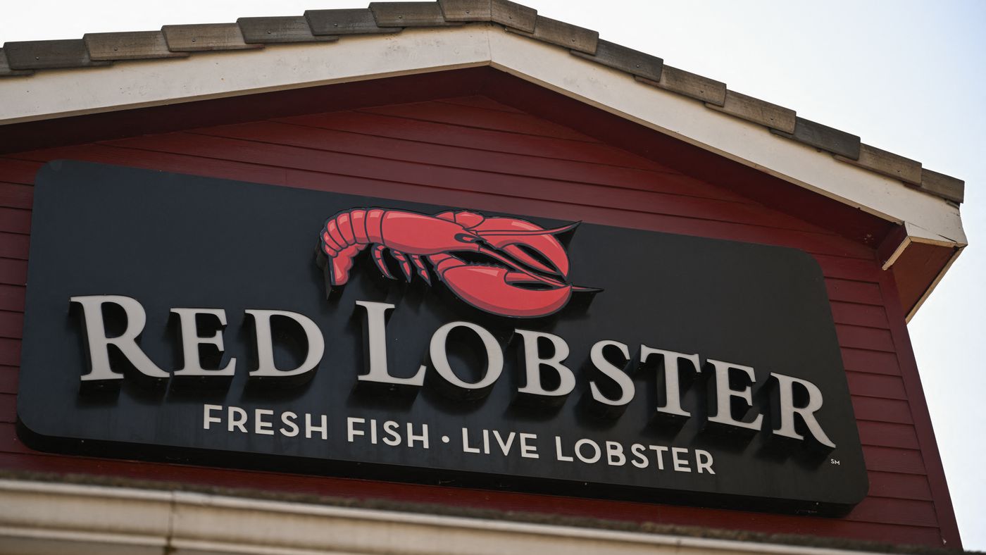 Why Are Famous Restaurant Chains Closing Down? The Story Behind Red Lobster and Others Facing Tough Times
