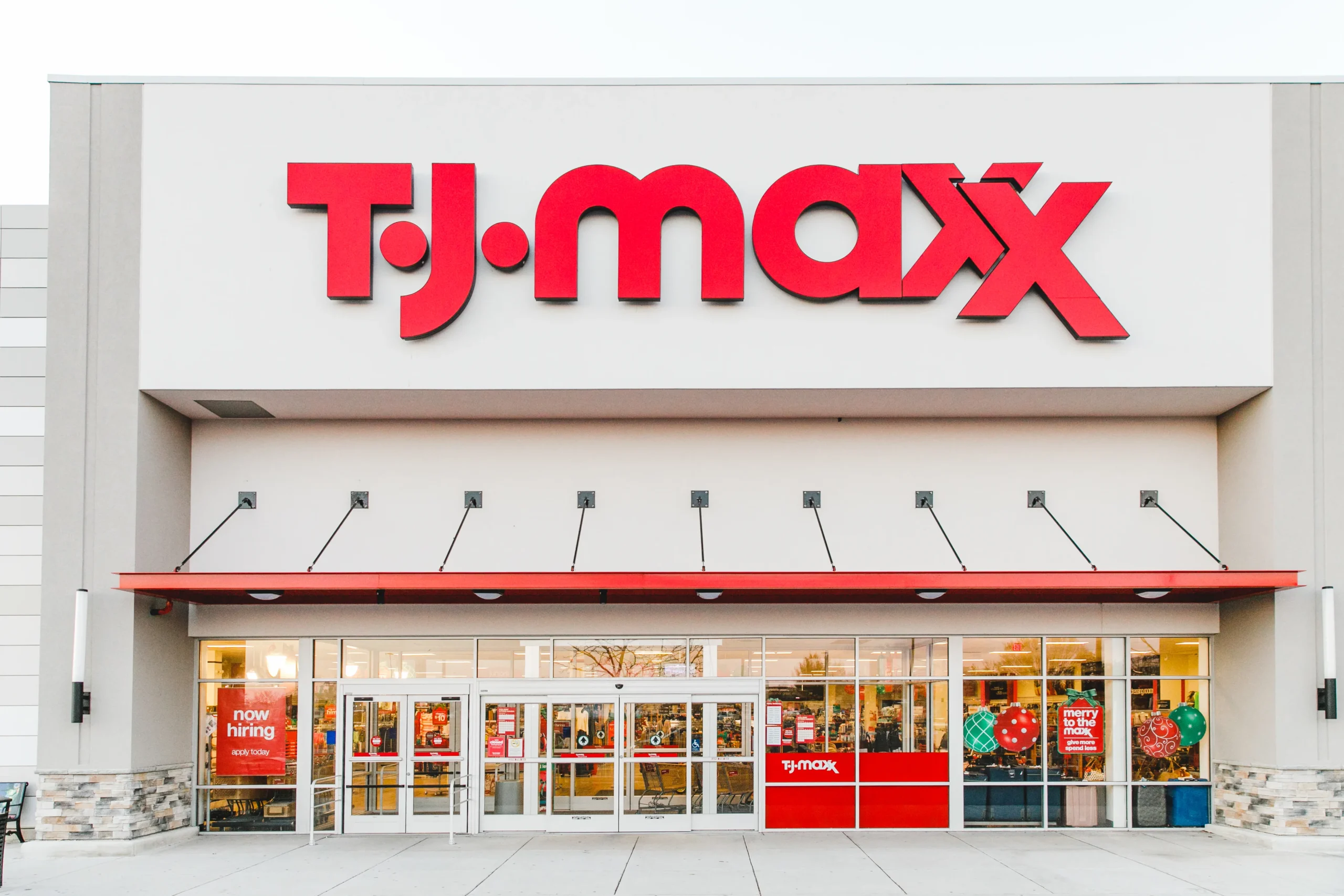 Why TJ Maxx Is Winning Big While Other Stores Close Down