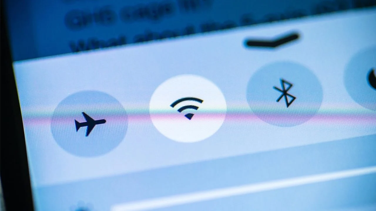 Why You Should Always Switch to Flight Mode When Flying: Ensuring Your Safety Above the Clouds
