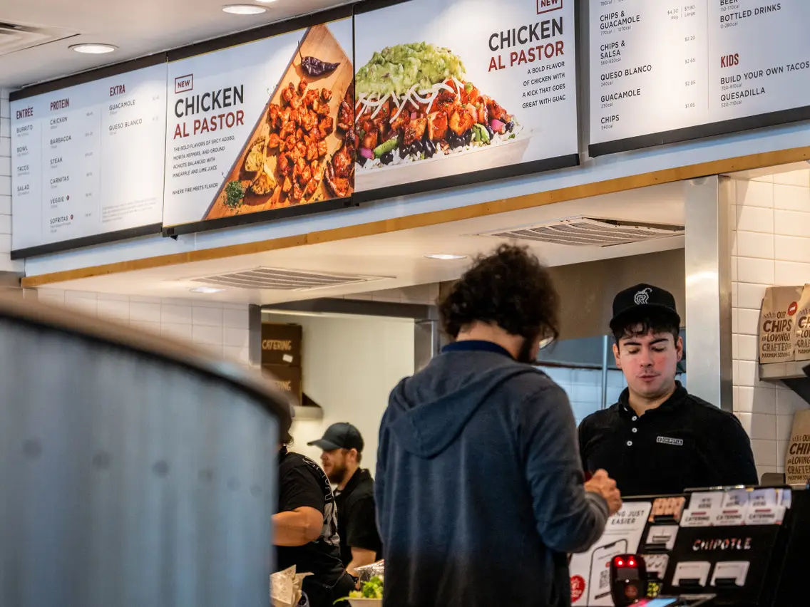 Why Your Favorite California Restaurants Are Getting More Expensive