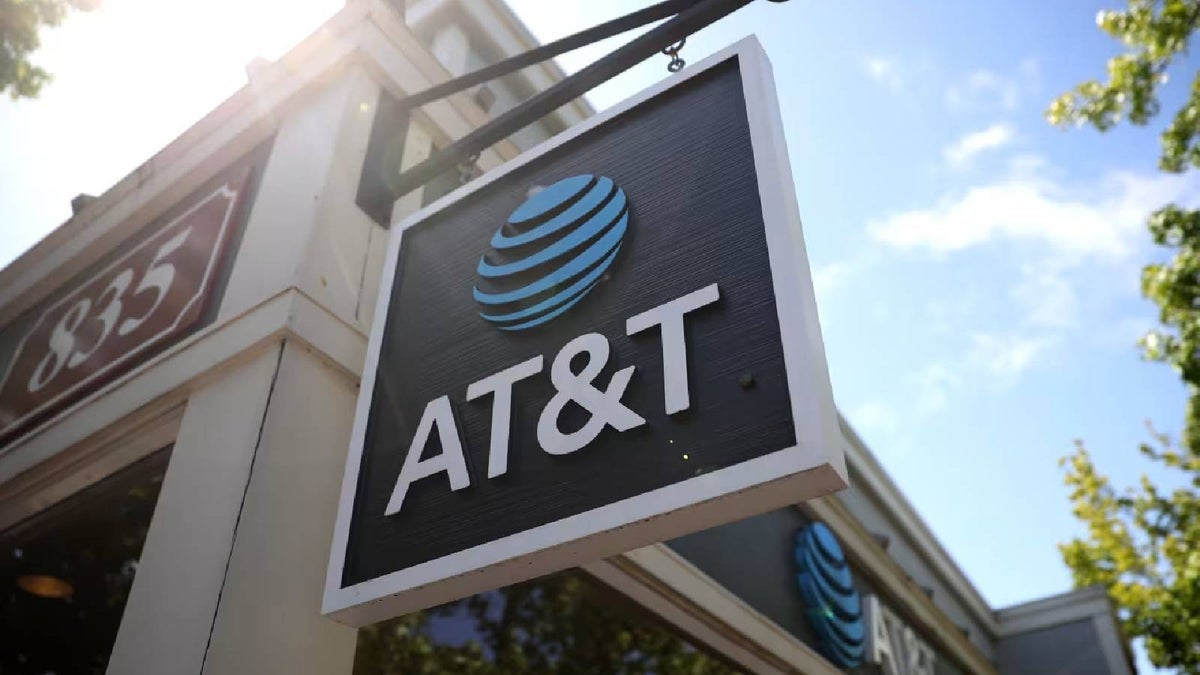 Why is AT&T Fighting a Huge Fine for Sharing Your Location Data Without Asking?
