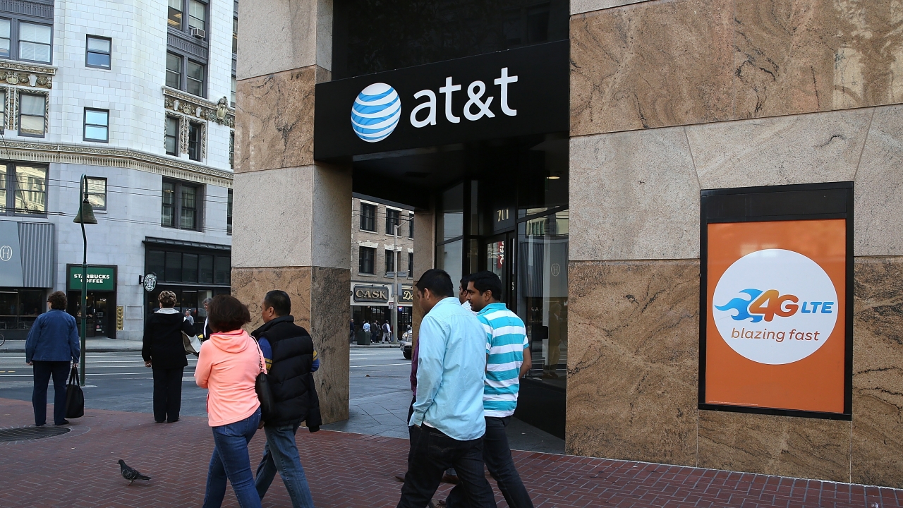 Why is AT&T Fighting a Huge Fine for Sharing Your Location Data Without Asking?