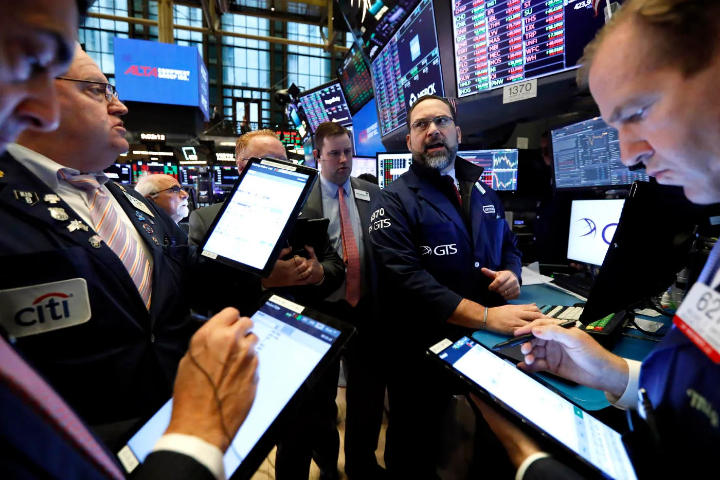 Why the Fed Isn't Cutting Interest Rates Yet A Simple Breakdown of This Year’s Economic Outlook--