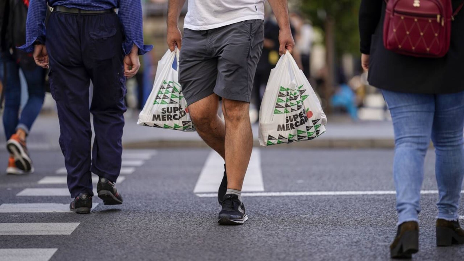 California's Bold Move: Banning Reusable Plastic Bags