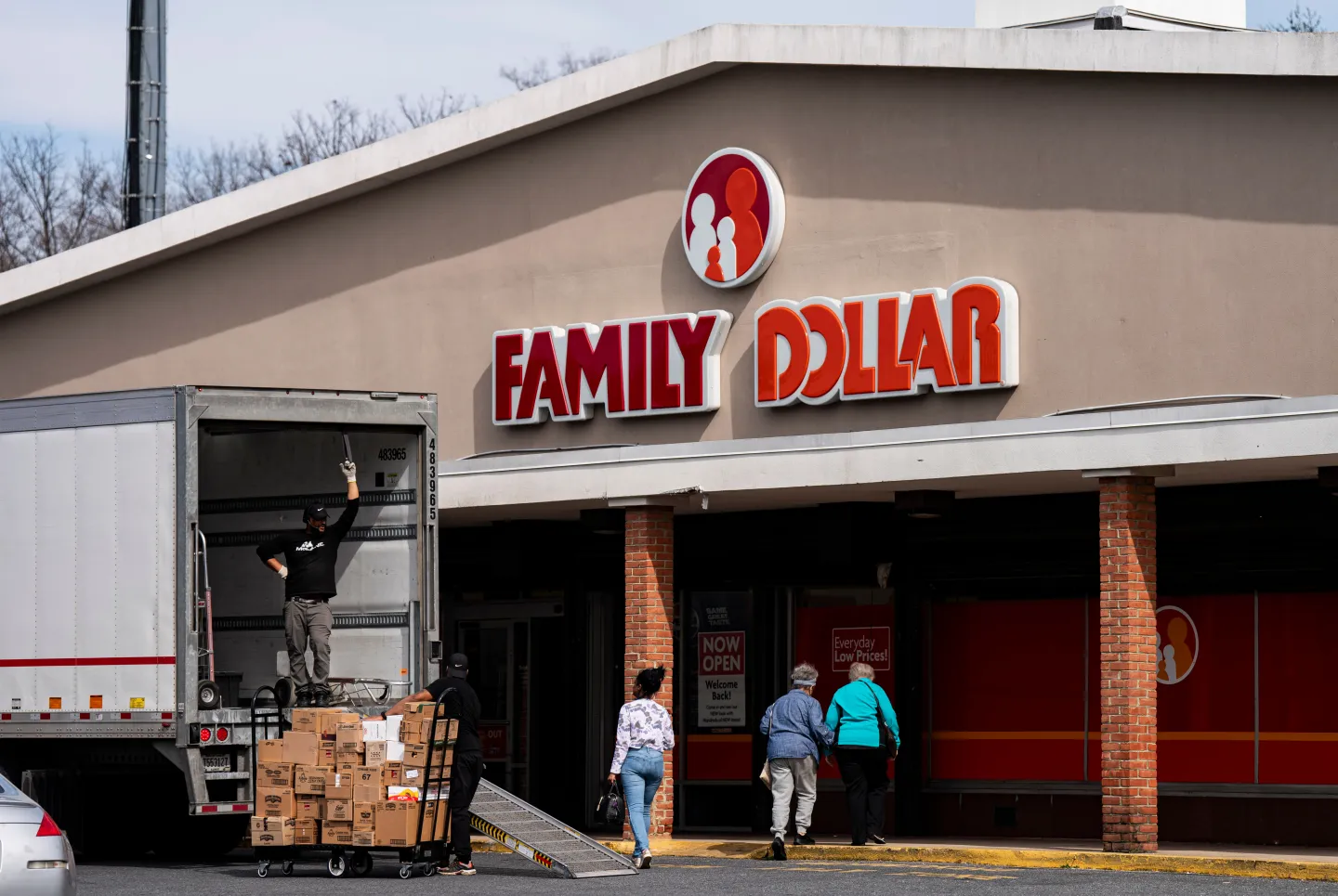 Dollar Tree May Say Goodbye to Family Dollar: Why the Big Retail Shake-Up Matters to Shoppers
