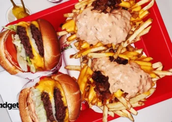 Job Cuts Hit California Fast Food: What the $20 Minimum Wage Means for Your Favorite Eats