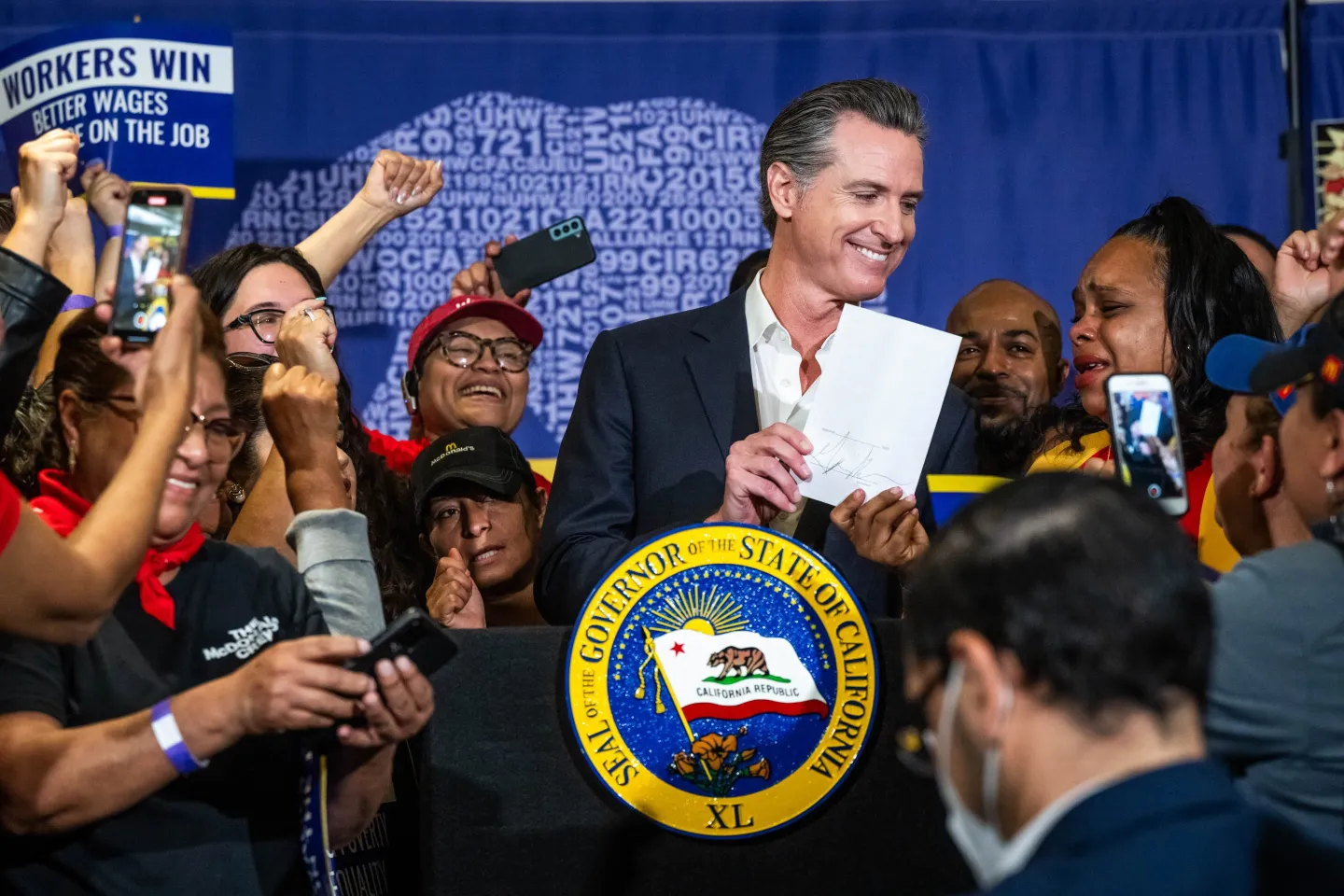 Job Cuts Hit California Fast Food: What the $20 Minimum Wage Means for Your Favorite Eats
