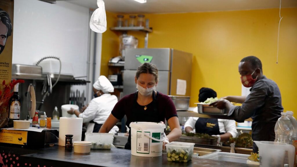 Mark Cuban Claps Back on Wage Debate After Rubio’s Grill Shutdown What This Means for Your Wallet2