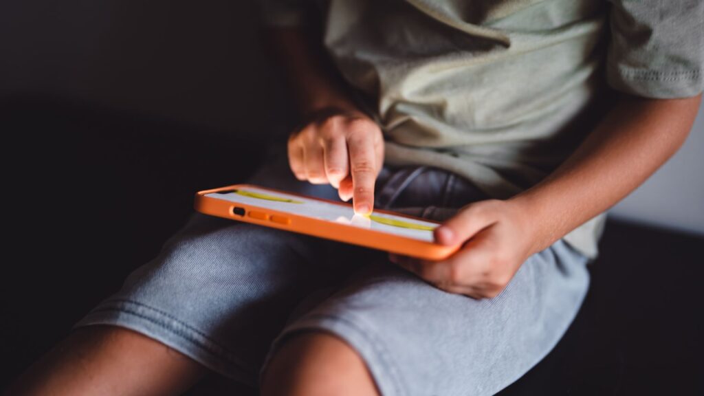 New York Cracks Down No More Social Media Snooping on Teens Without Mom and Dad Saying Yes