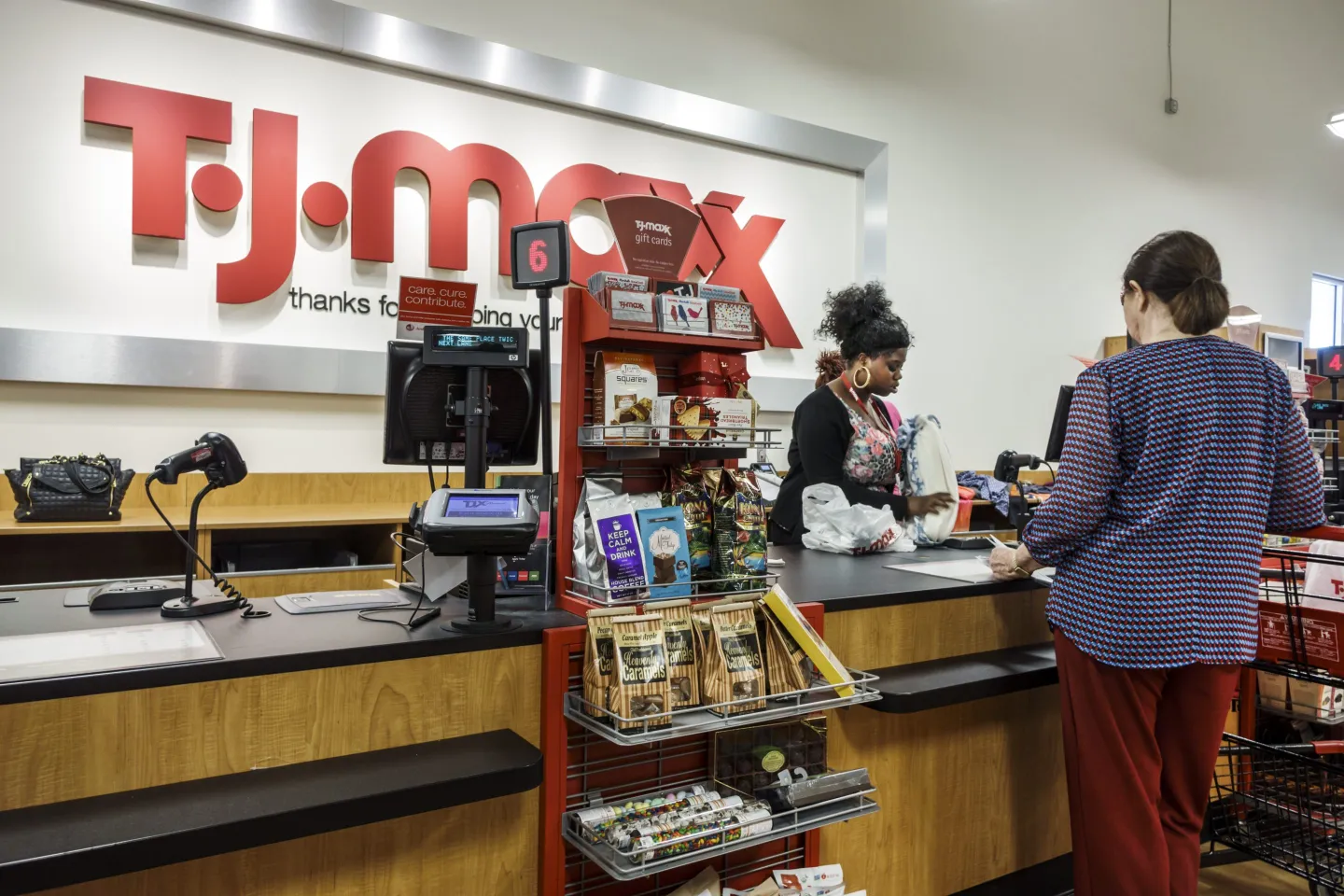 TJ Maxx and Marshalls Fight Back New Body Cameras Aim to Stop Store Thefts---