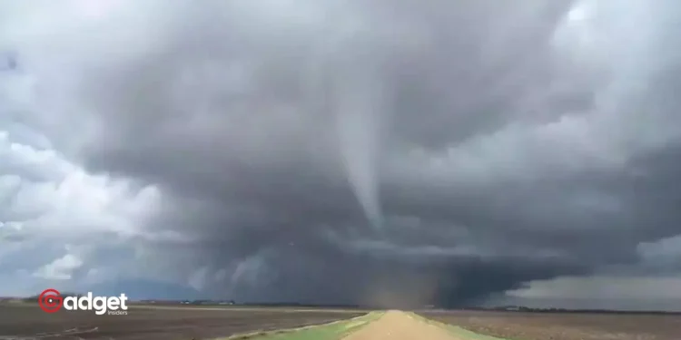 Unexpected Storm How a Quick-Forming Michigan Tornado Took Lives Without Warning