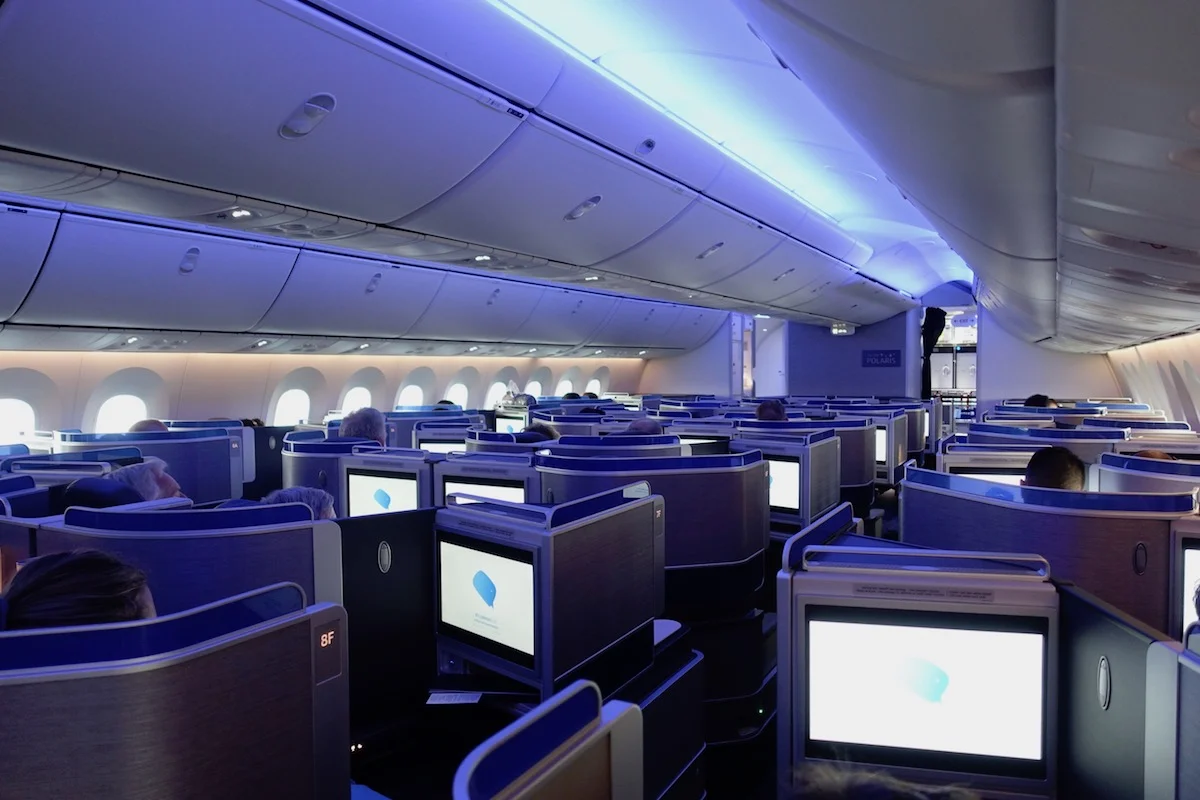 United Airlines Boss Predicts Trouble for Budget Flights, Cites Poor Service and Failing Strategy----