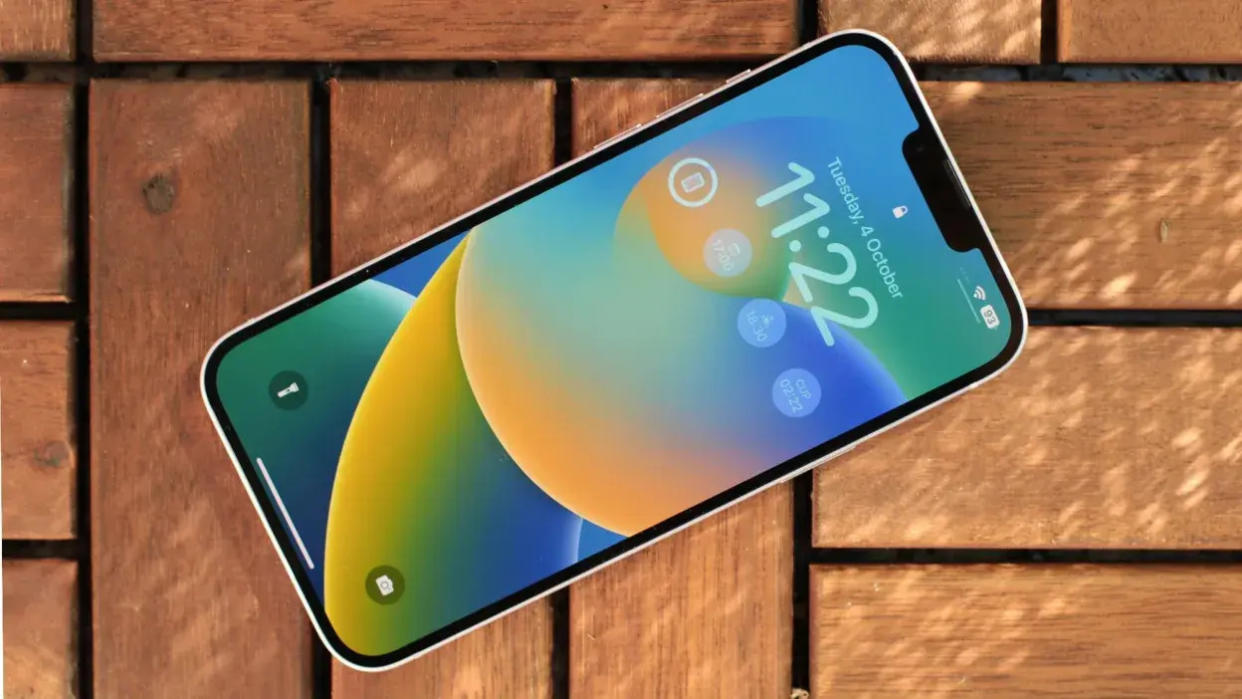 Why Apple's New iPhone SE Could Finally Take On Samsung's AI Dominance in 2025