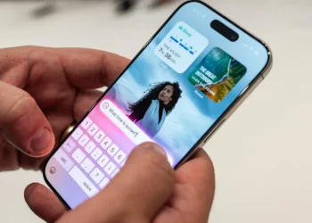 Just Updated! Discover How iOS 18.2’s New Writing Tools Make Texting Fun and Professional-----
