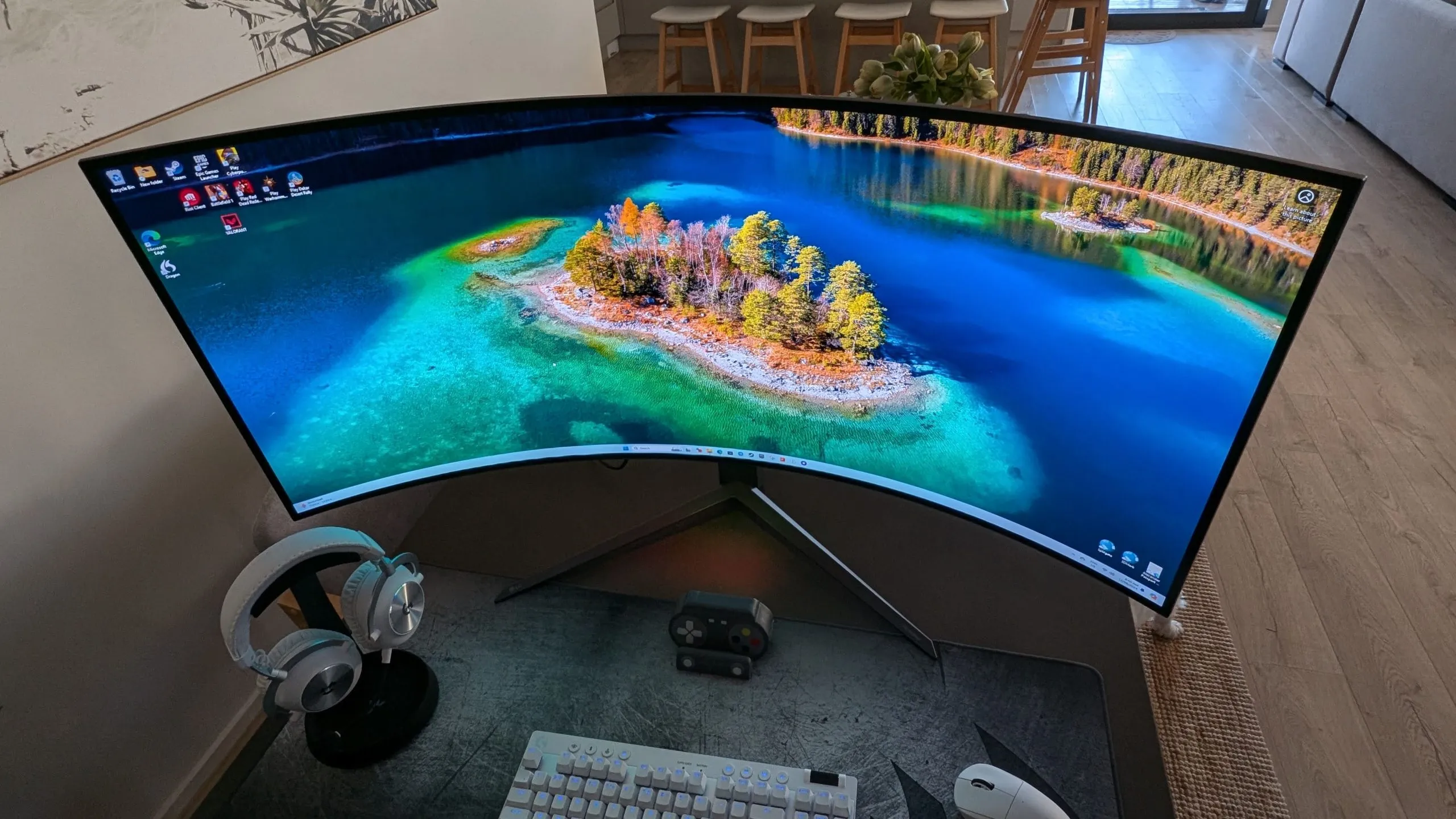 Meet the Future of Gaming LG Launches Revolutionary Bendable 5K