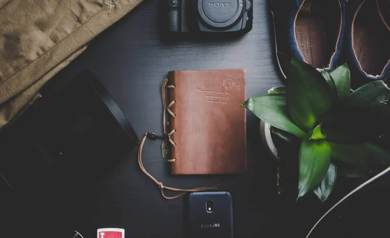 80+ Best Mobile Accessories for Travelers--