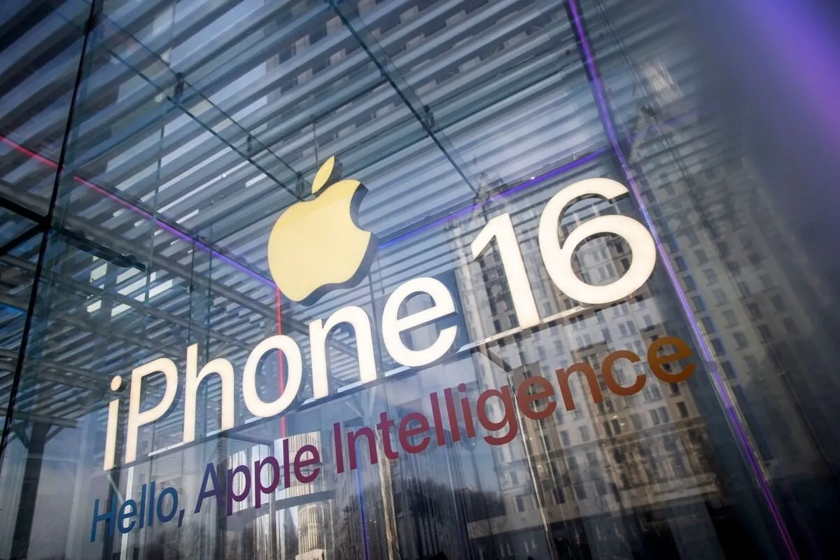 Apple’s Siri AI Struggles: Exec Calls Delays ‘Embarrassing’ as iPhone Users Wait for Promised Features