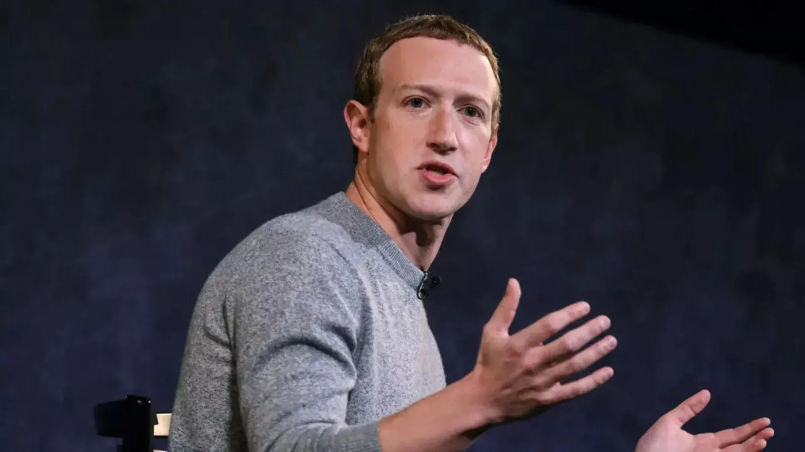 Mark Zuckerberg Says Smartphones Are Dying—Here’s the Futuristic Tech That Will Replace Them