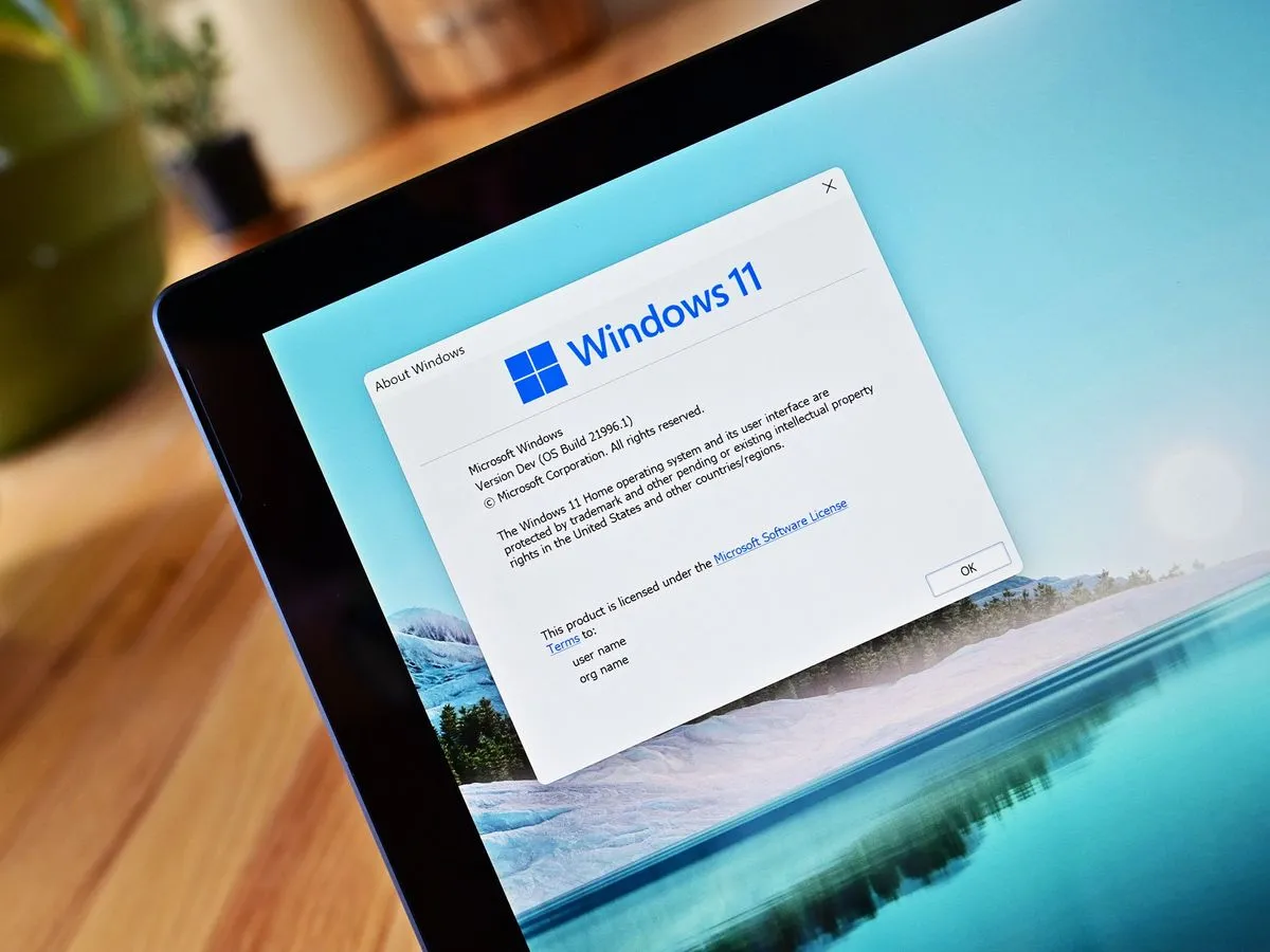 Microsoft Just Killed the Easiest Way to Set Up Windows 11 Without an Internet Connection or Account