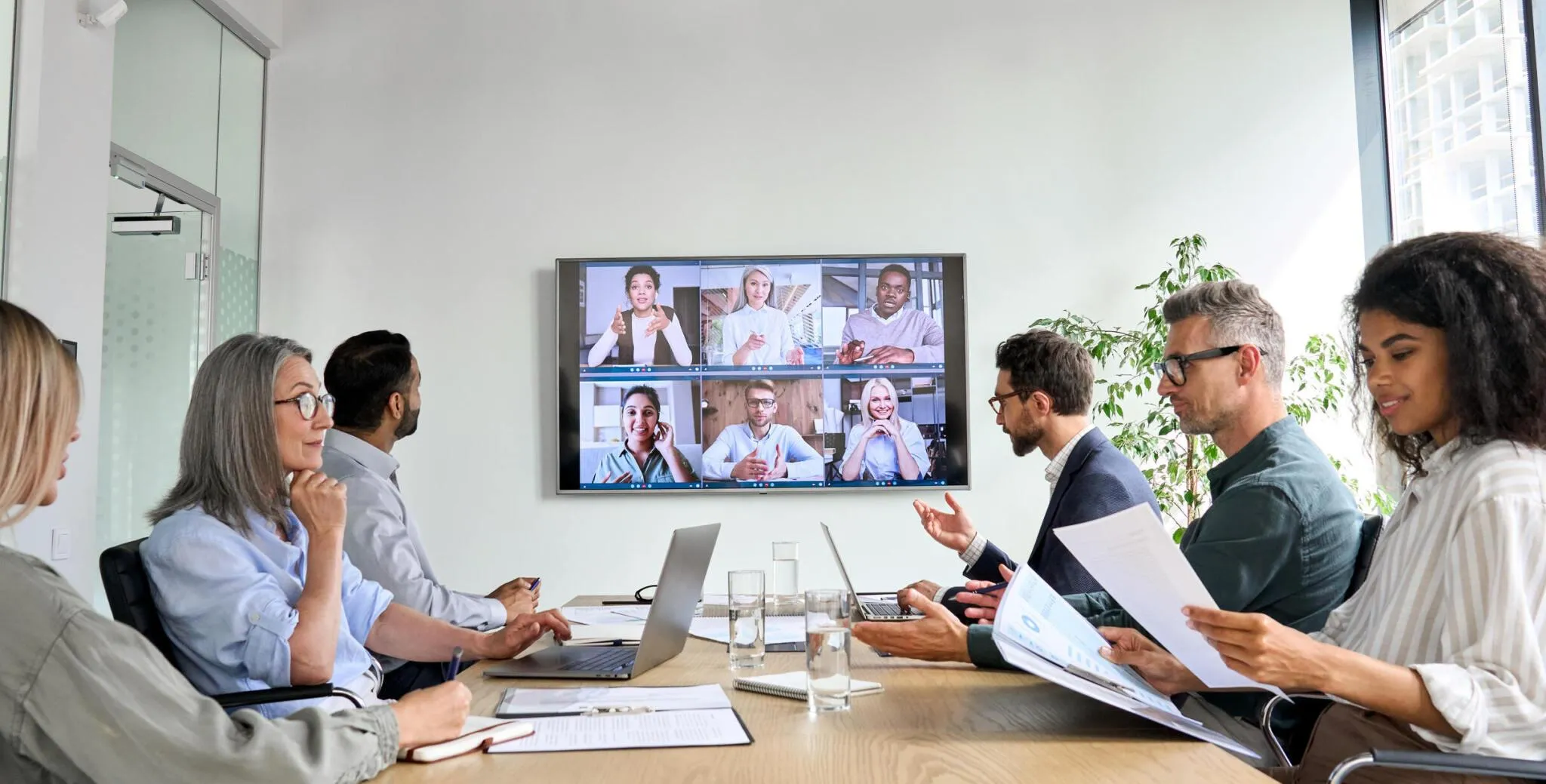 100+ Useful Accessories for Virtual Meetings----