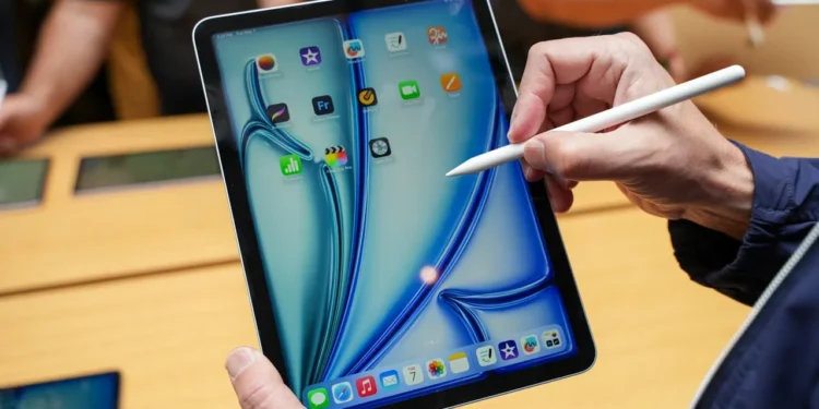 Amazon Drops iPad 11 Price Right After Tariff Cuts – Best Deal on Apple’s Latest Tablet