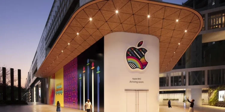 How Apple’s Budget Dispute Slowed Its AI RaceThe Inside Story of Tim Cook and Luca Maestri