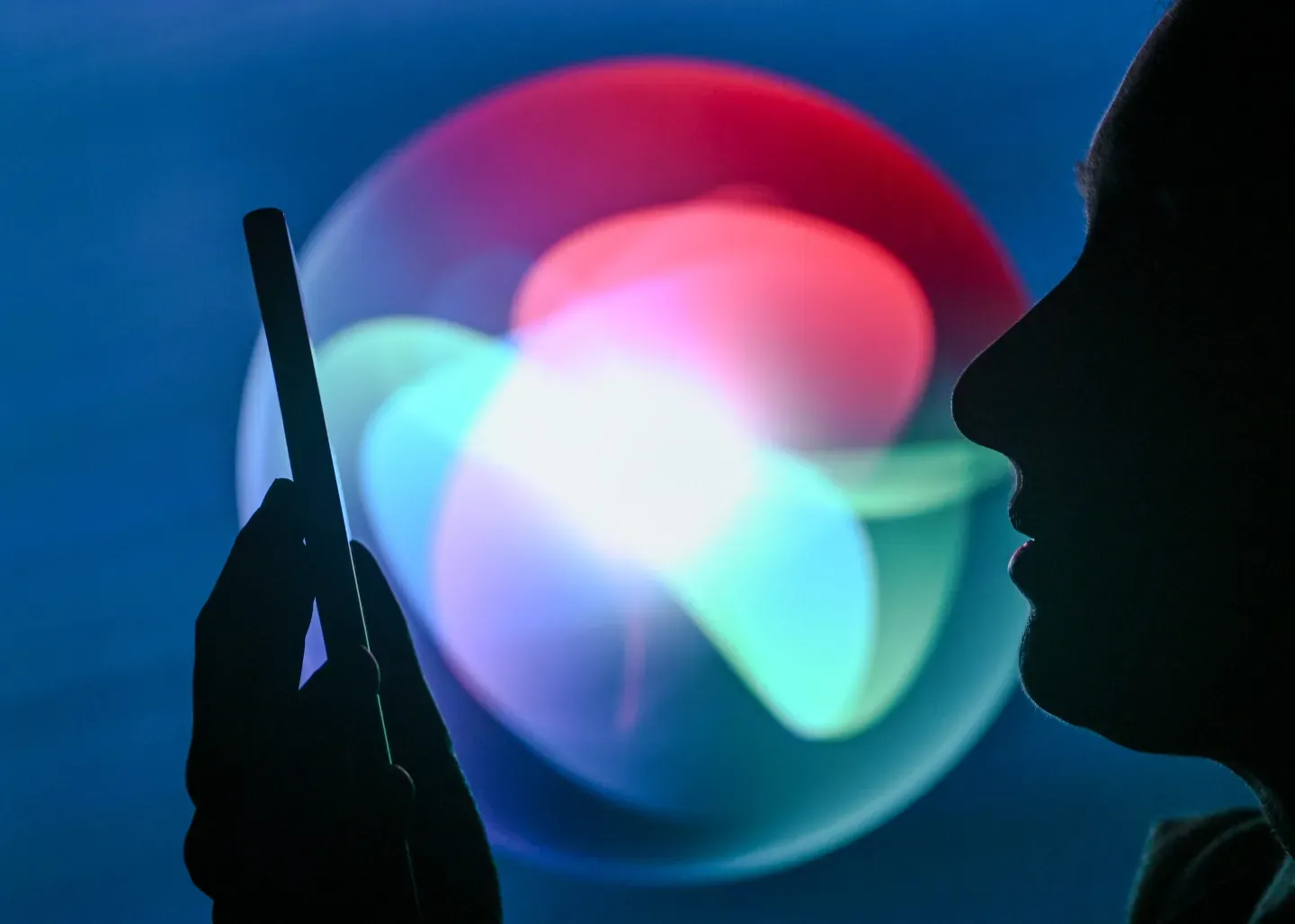 Inside Apple’s Siri Meltdown Why Their AI Dreams Keep Falling Apart---