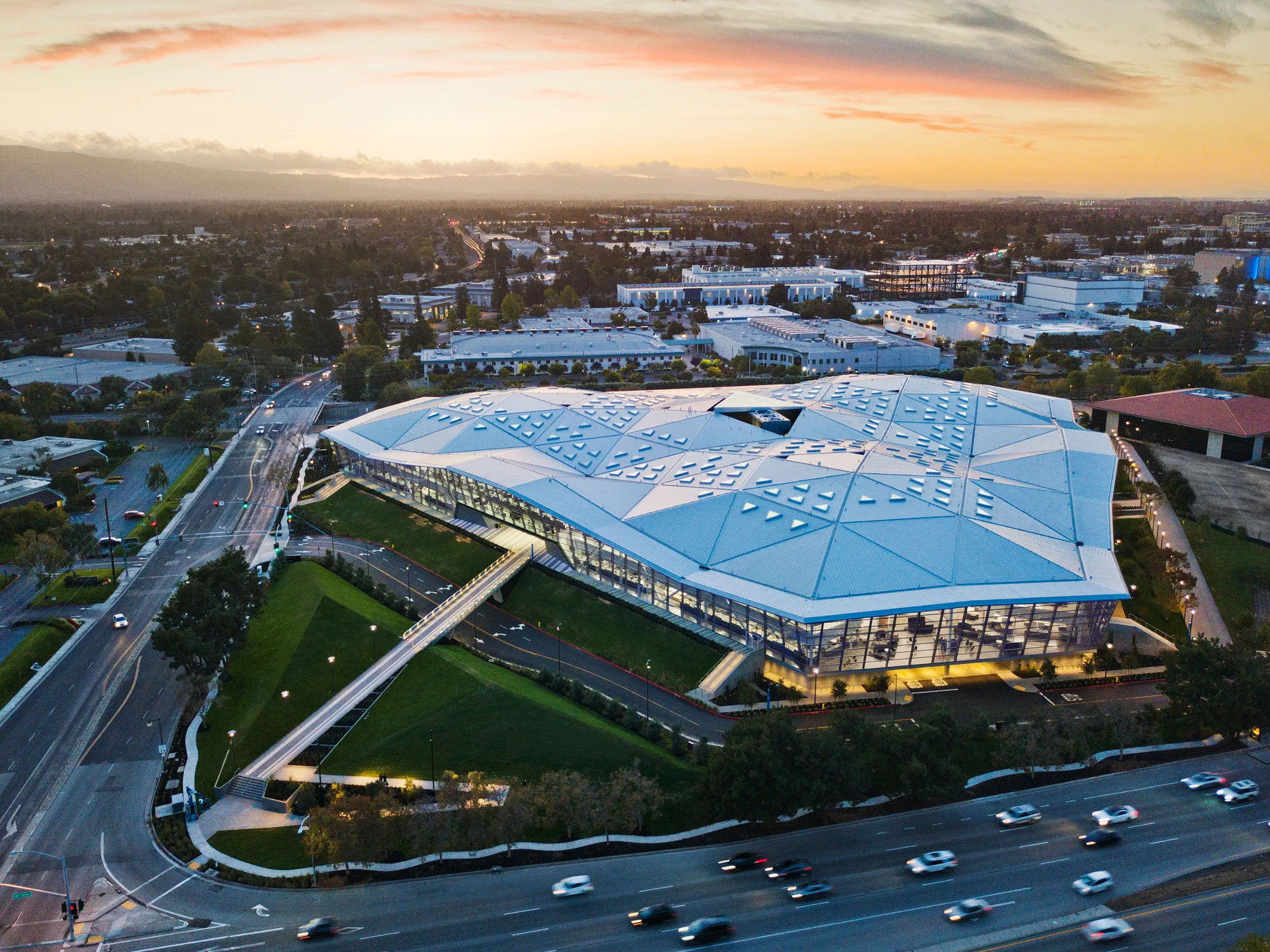 "Nvidia CEO Visits Beijing Amid U.S. Chip Ban and Rising AI Competition"