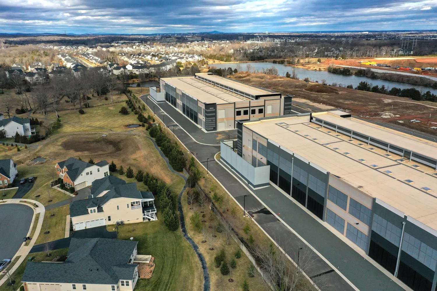Why Big Tech’s Data Centers Are Now Racing to Save Energy Before It’s Too Late