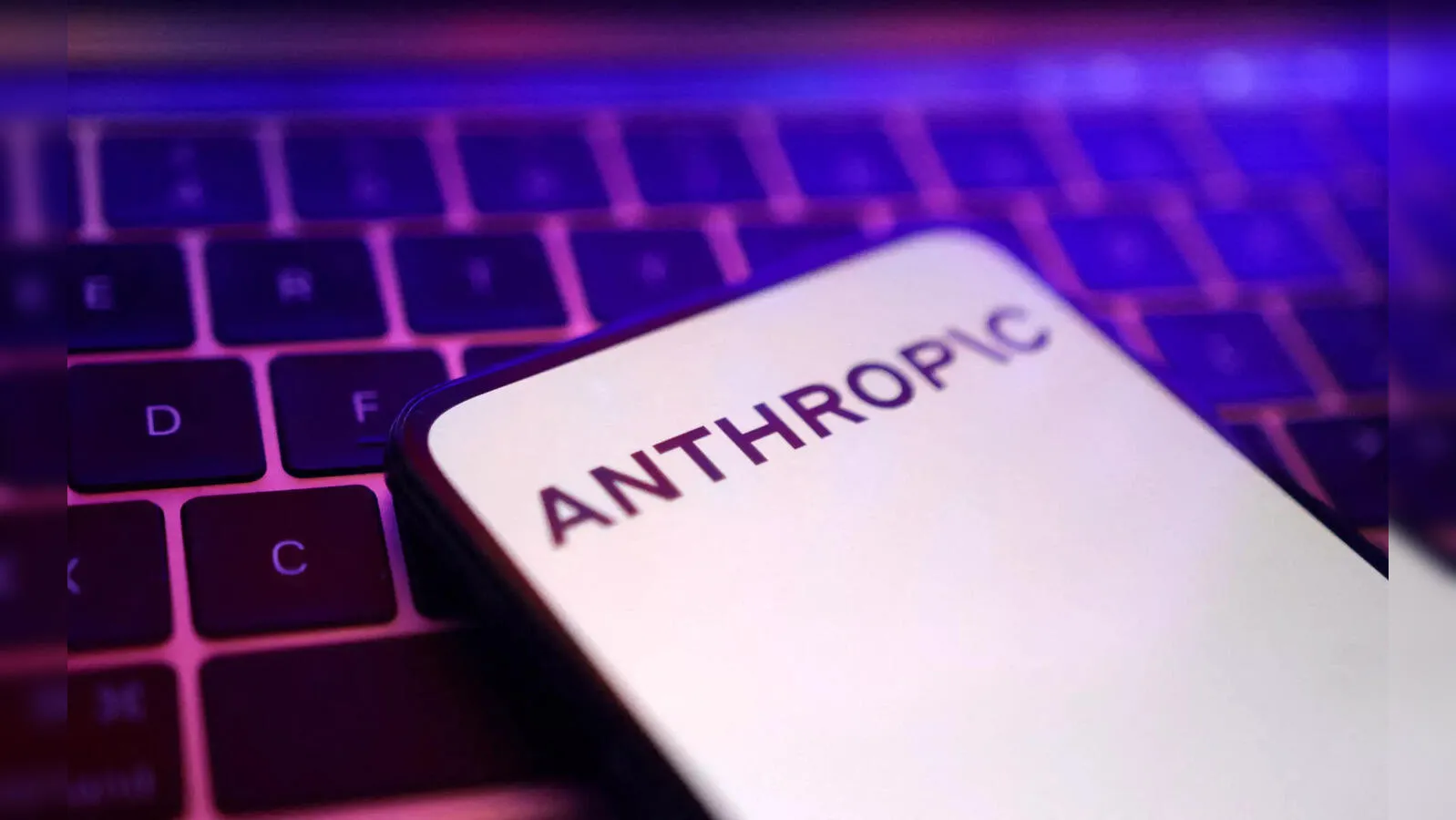 "Anthropic Reveals How Claude AI Develops Its Own Moral Code Through 700000 Conversations"