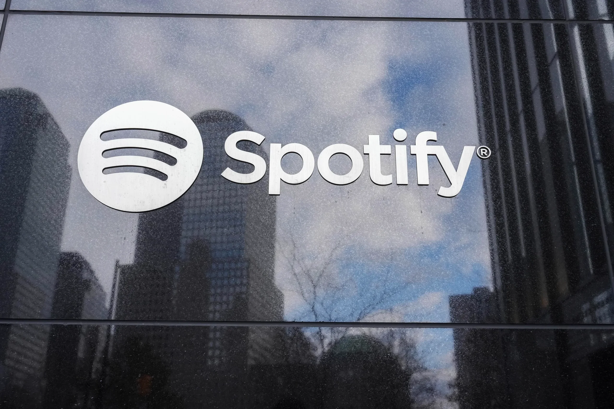 Spotify Unlocks New Features for U.S. Users After Court Ruling Against Apple